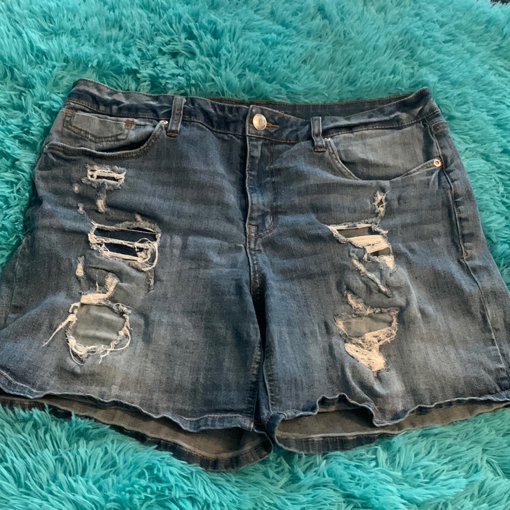 Maurice’s distressed denim shorts